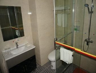Super 8 Hotel Nantong Qidong Central Bus Station Rum bild